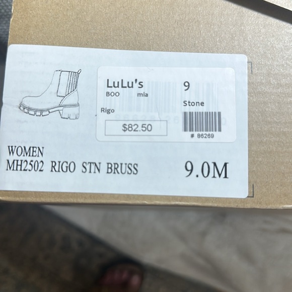 Mia (NEW IN BOX) Boots - Picture 5 of 5